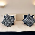 Olosuites Apartment